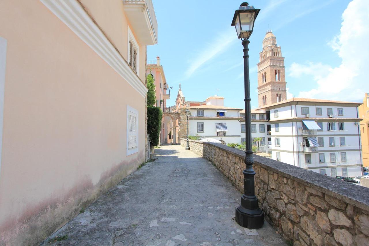 Sapore Di Mare Al Duomo Hotell Gaeta Eksteriør bilde