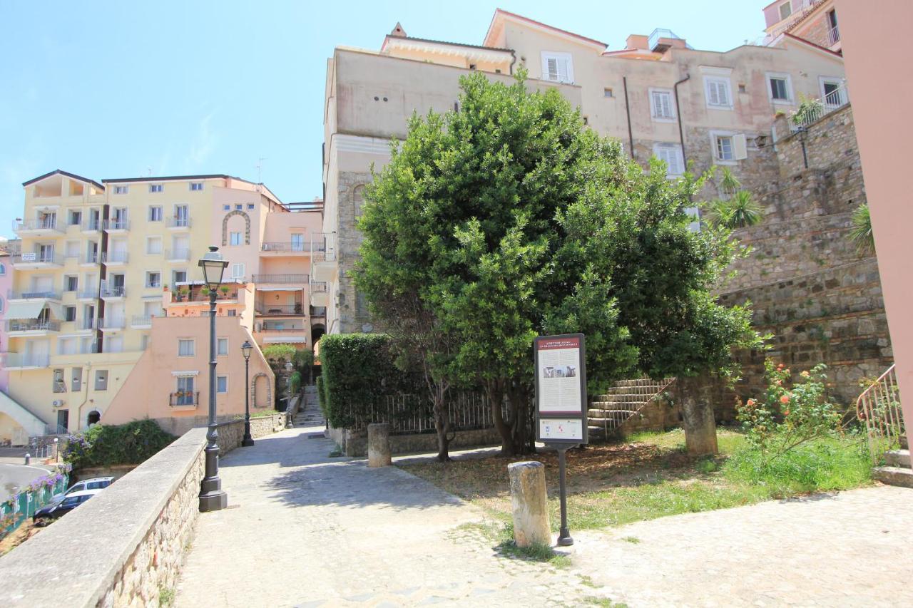 Sapore Di Mare Al Duomo Hotell Gaeta Eksteriør bilde